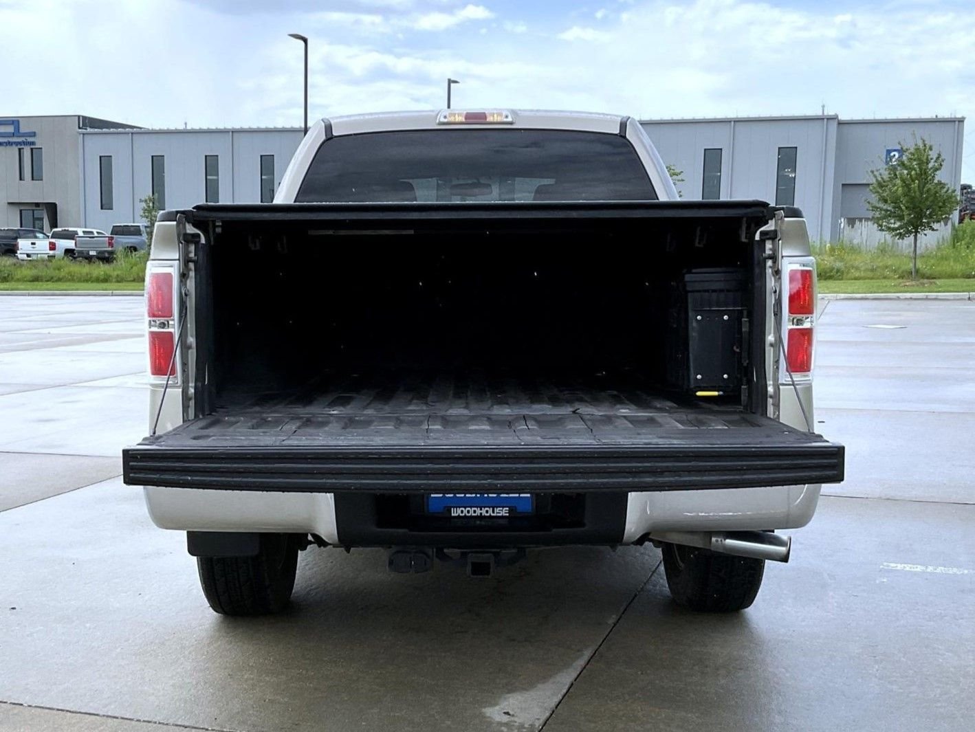 Used 2010 Gold Ford XLT image 22
