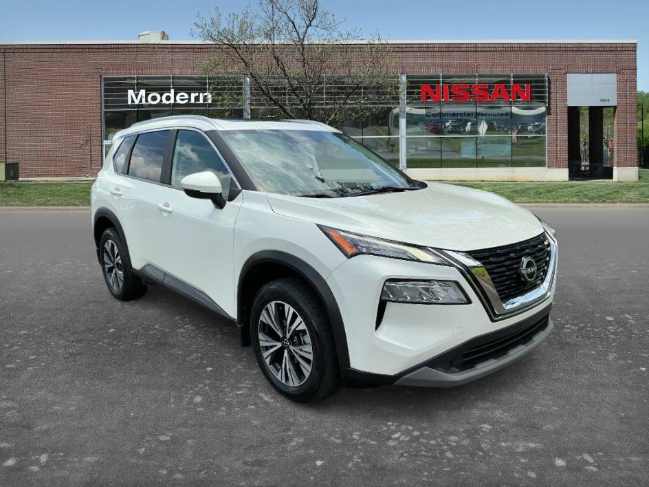 Certified Used 2023 Pearl White Tricoat Nissan SV image 5