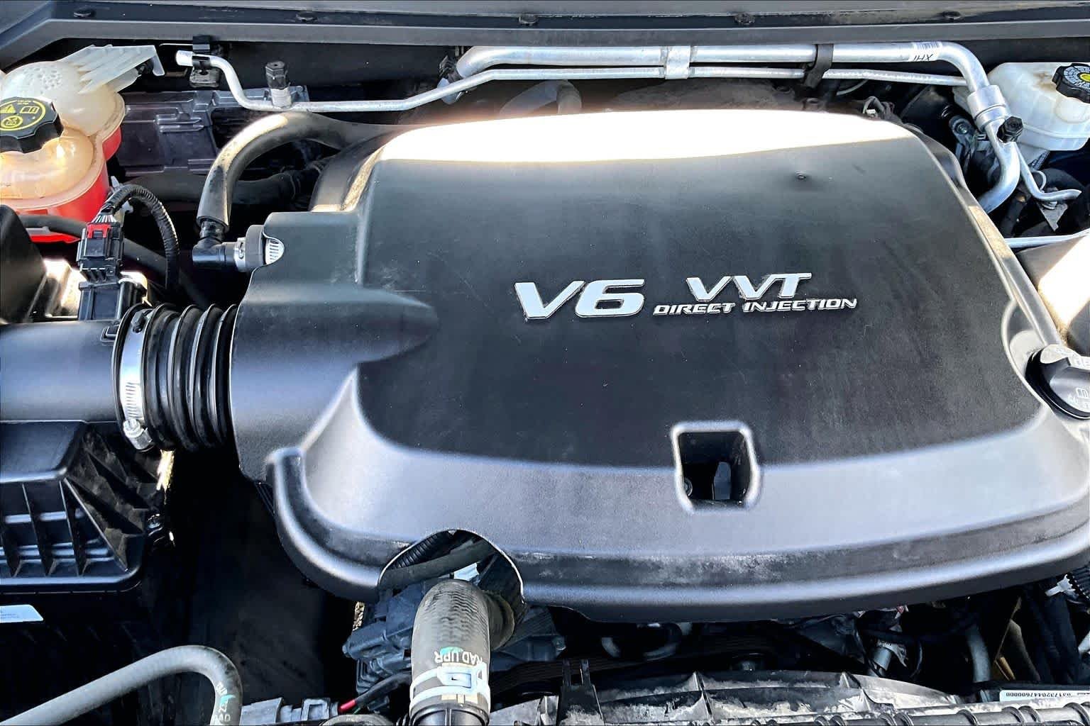 Used 2018 Kinetic Blue Chevrolet 2WD LT image 35