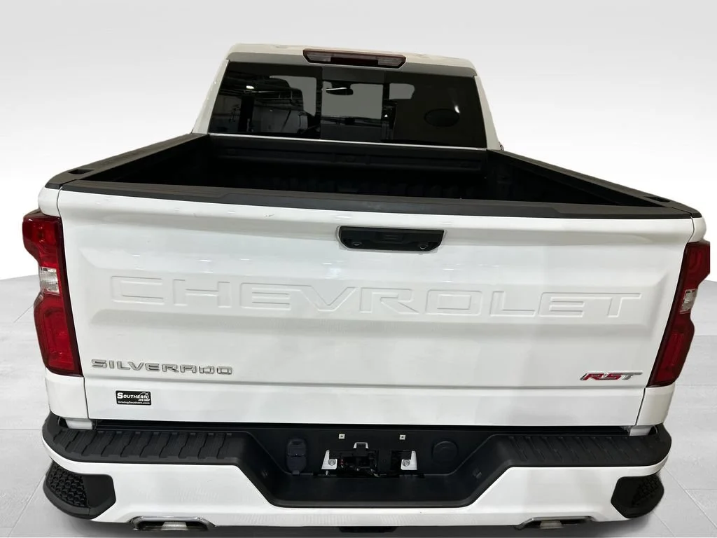 Used 2025 Summit White Chevrolet RST image 4