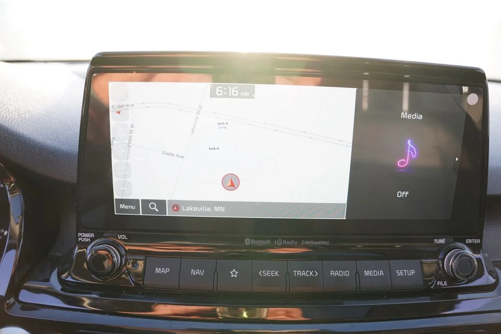 Used 2022 Snow White Pearl Kia EX image 6