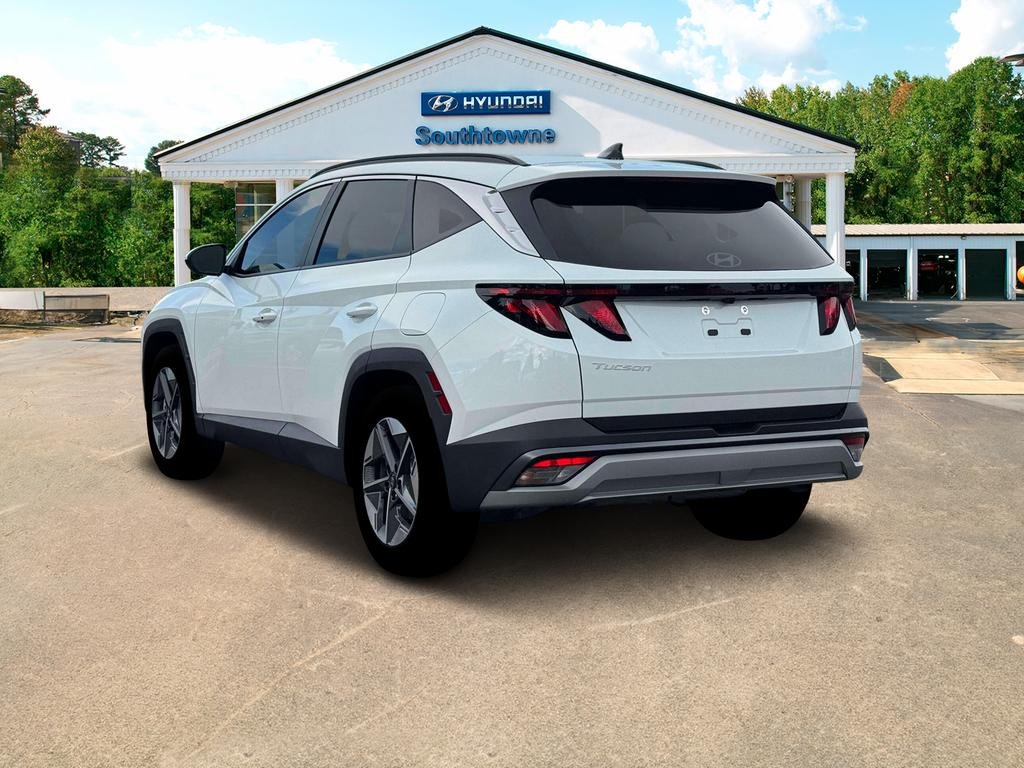 New 2026 White Hyundai SEL FWD image 5