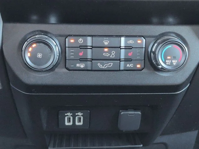 Certified Used 2020 Silver Ford XLT image 24