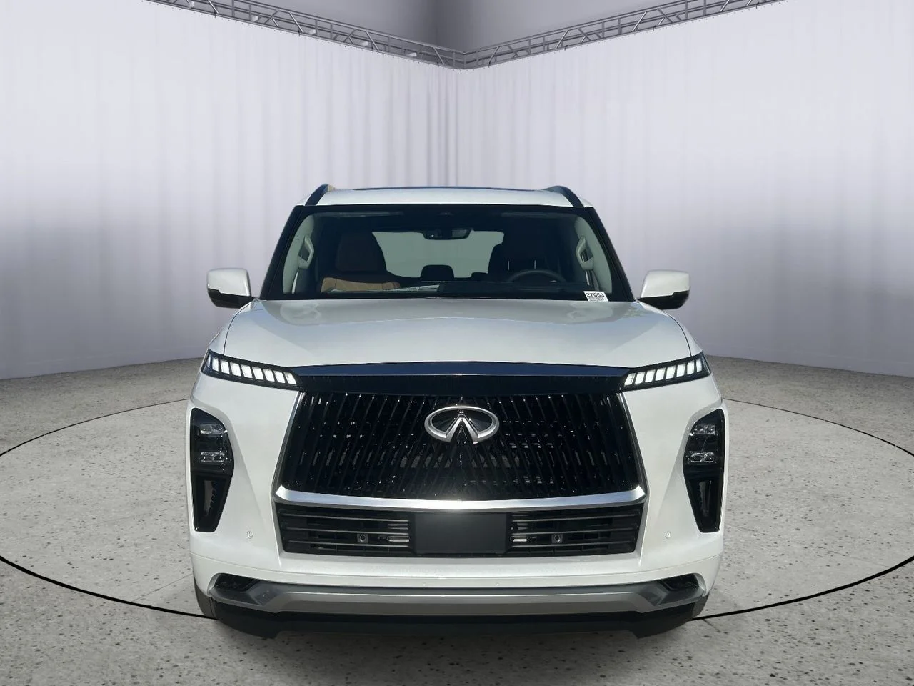 New 2027 Radiant White INFINITI LUXE image 4