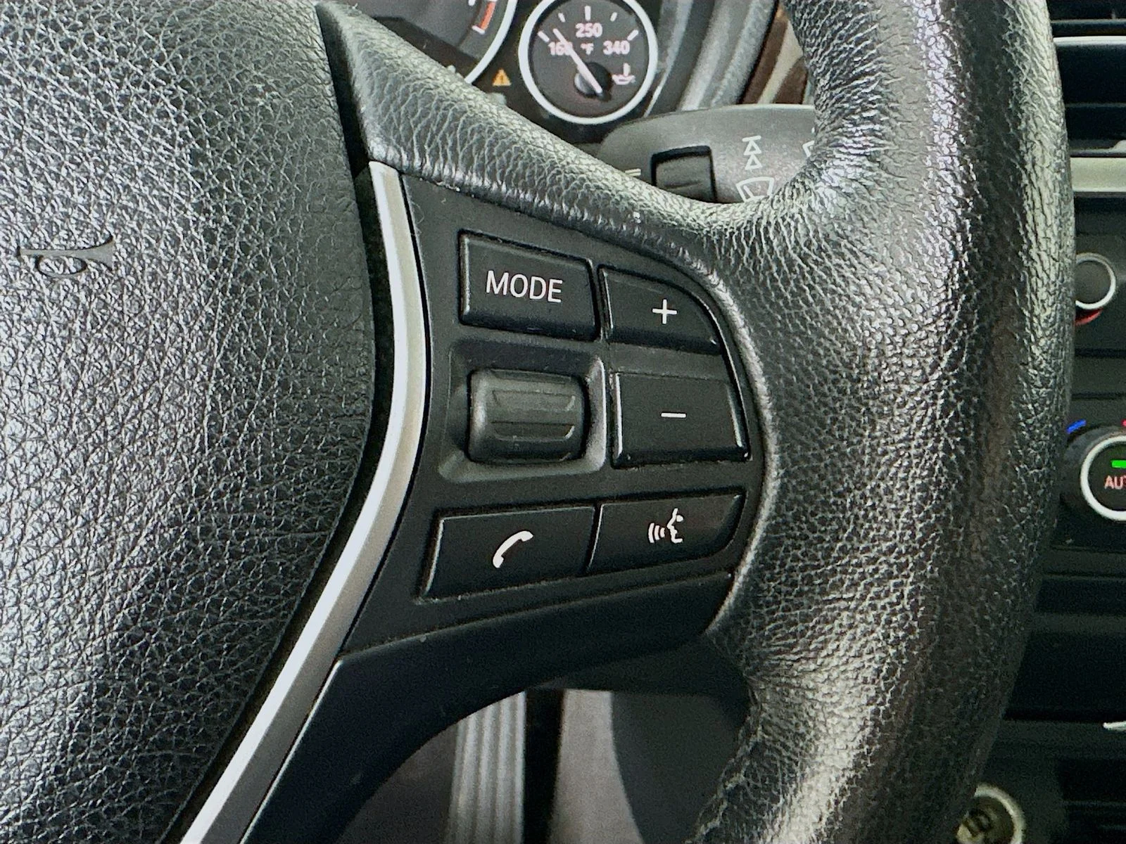 Used 2014 Silver BMW  image 19