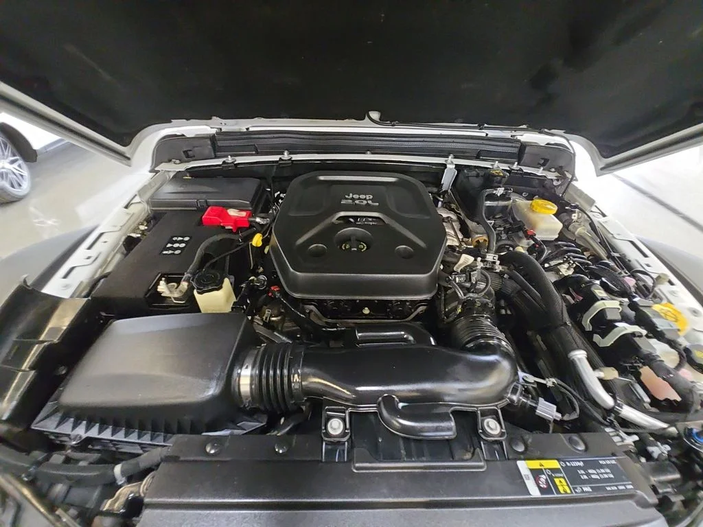 Used 2019 White Jeep Unlimited Rubicon image 24