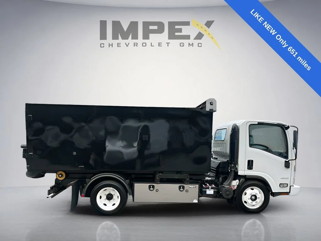 Used 2024 Arc White Chevrolet 1WT image 3