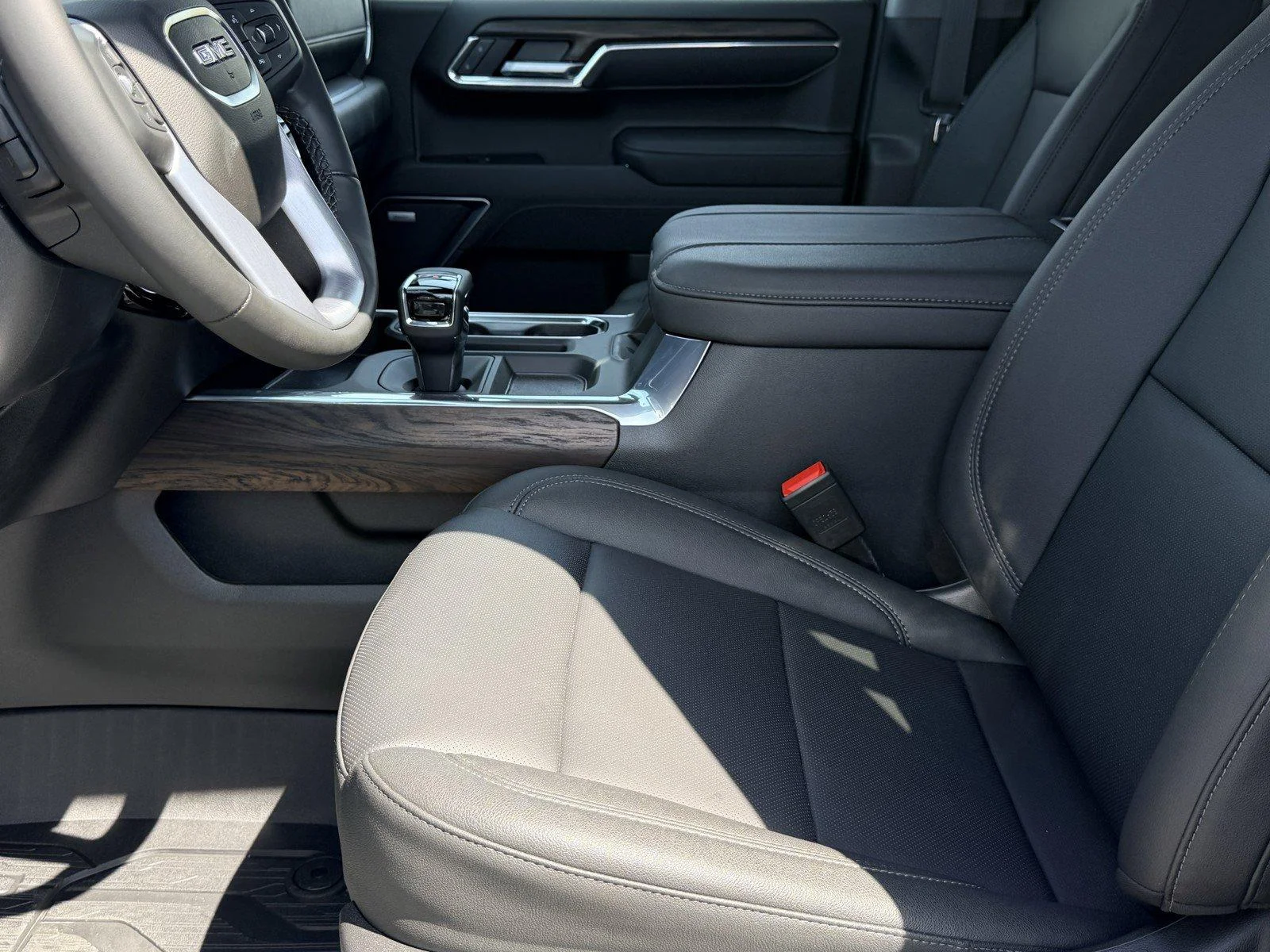 New 2026 Summit White GMC SLT image 17