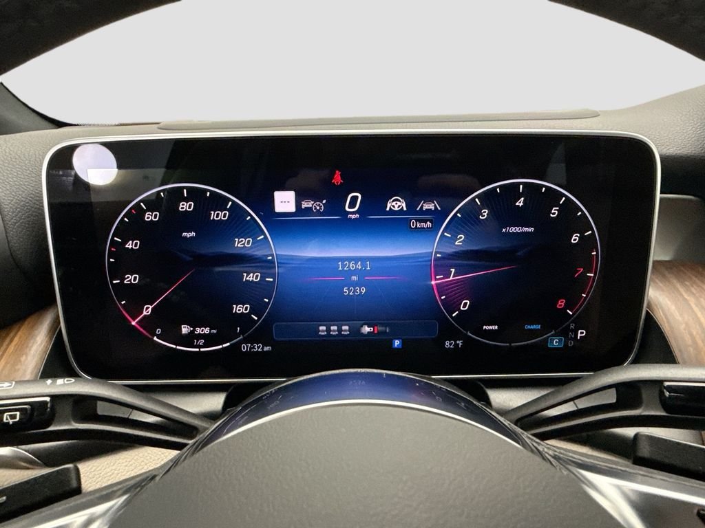 Used 2026 Starling Blue Metallic Mercedes-Benz GLC 300 image 32