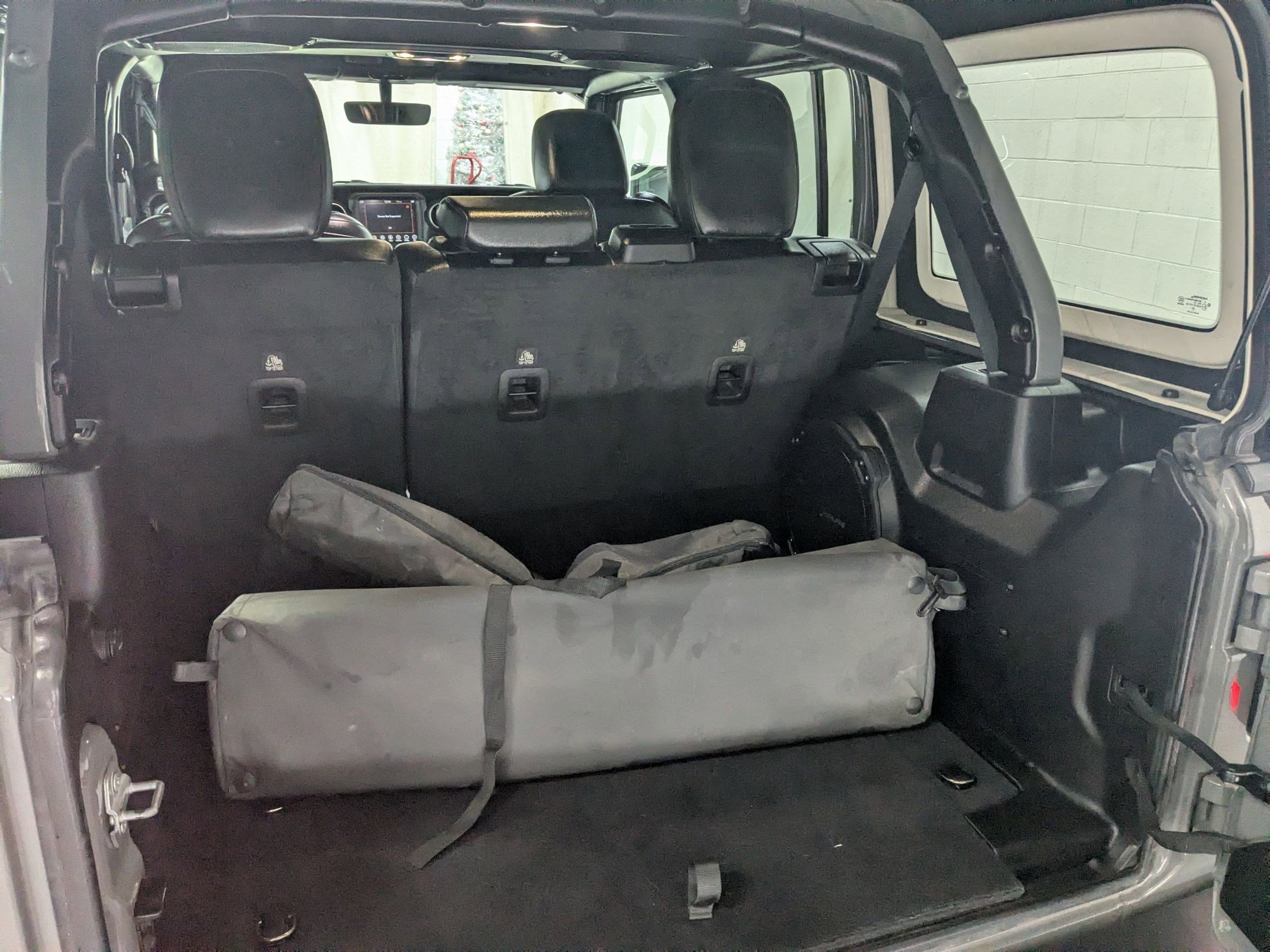 Used 2023 Sting-Gray Clearcoat Jeep Sahara image 22