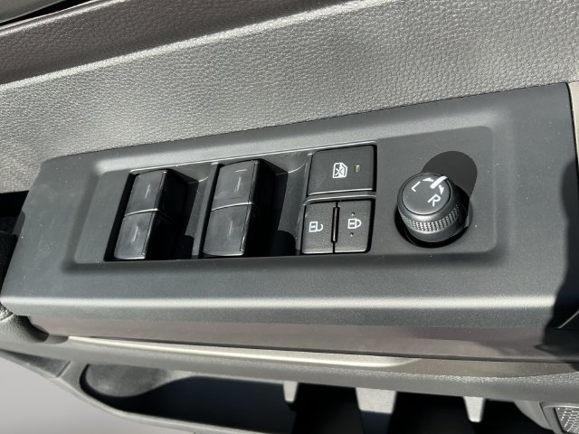 Used 2026  Toyota SR5 image 12