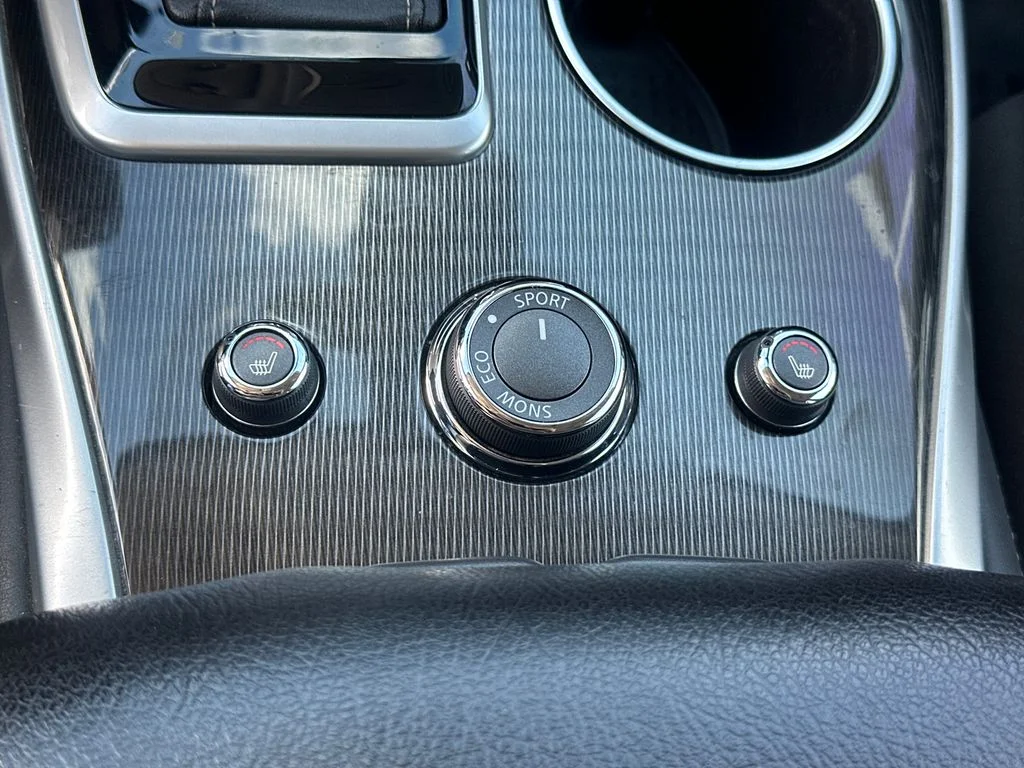 Used 2020 Black INFINITI LUXE image 29