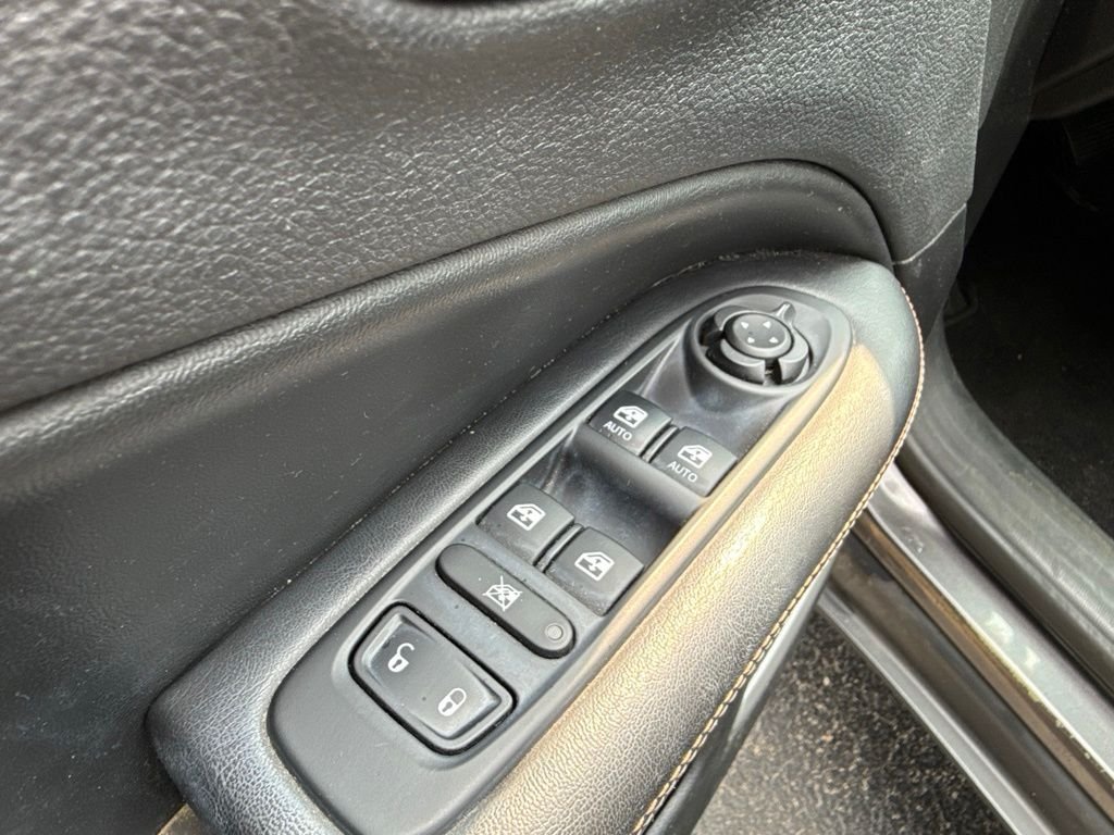 Used 2019 Gray Jeep Sport image 20