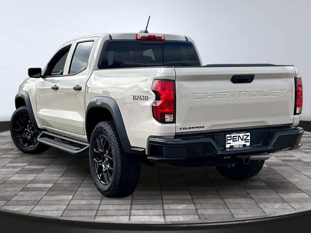 2026 Chevrolet Colorado Trail Boss - Photo 3
