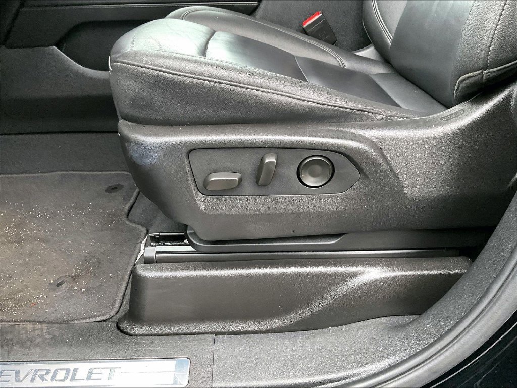 Used 2024 Black Chevrolet LT image 28