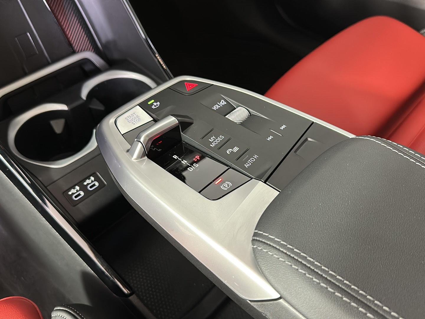 Used 2024 Mineral White Metallic BMW M35i image 19
