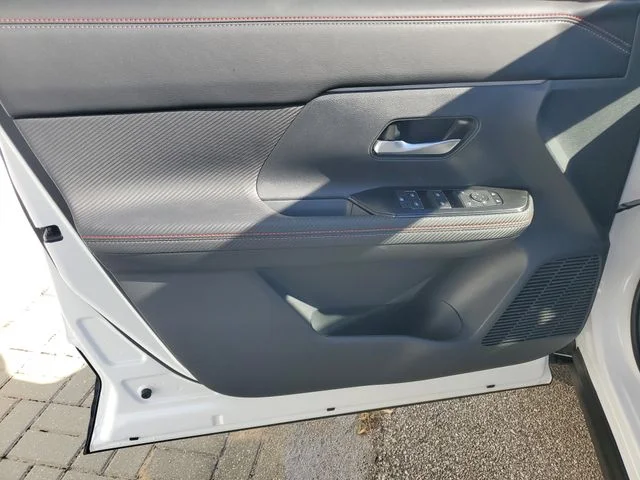 2026 Nissan KICKS SR - Photo 13