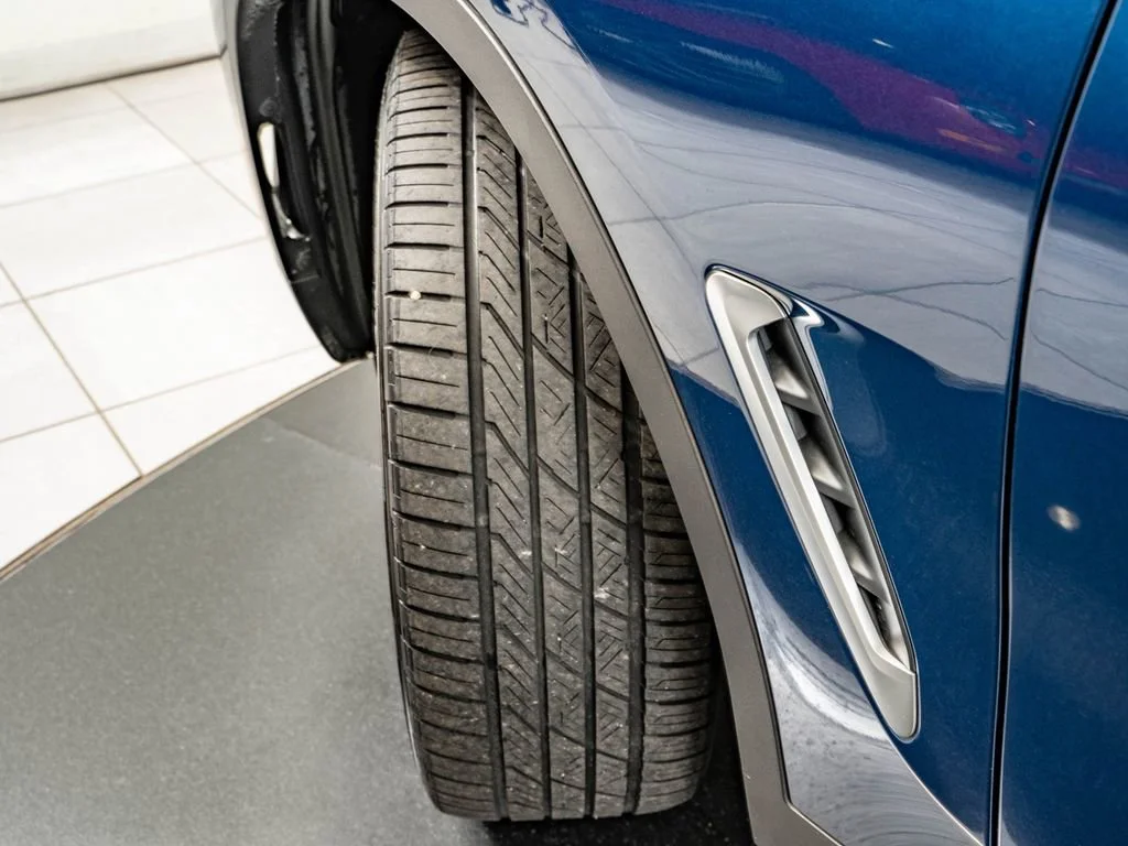 Used 2022 Phytonic Blue Metallic BMW xDrive30i image 51