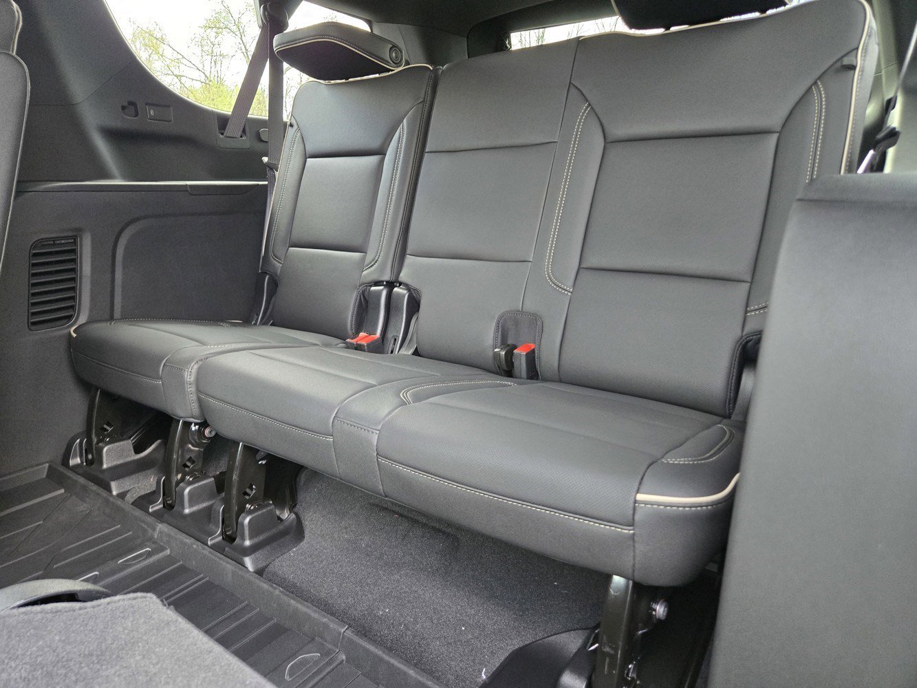 2026 Chevrolet Suburban Premier - Photo 22