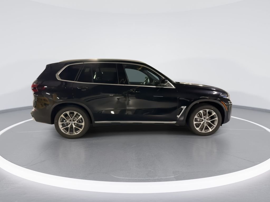 Used 2026 Black BMW xDrive40i image 9