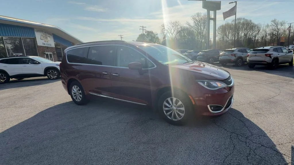 Used 2017 Chrysler Pacifica Touring-L with VIN 2C4RC1BG2HR540787 for sale in Brazil, IN