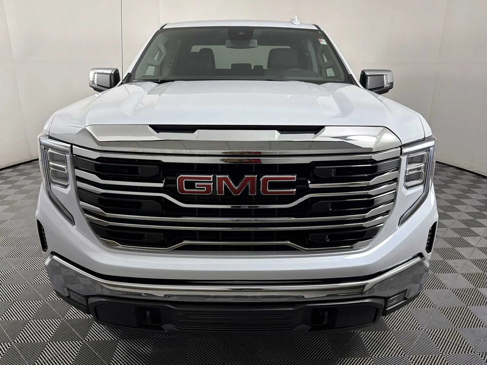 New 2026 Glacier White Tricoat GMC SLT image 2
