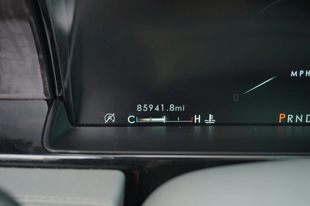 Used 2018 White Lincoln Reserve image 16