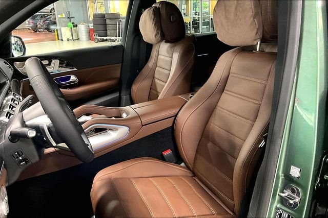 New 2026 MANUFAKTUR Ireland Mid Green Metallic Mercedes-Benz GLS 450 image 16