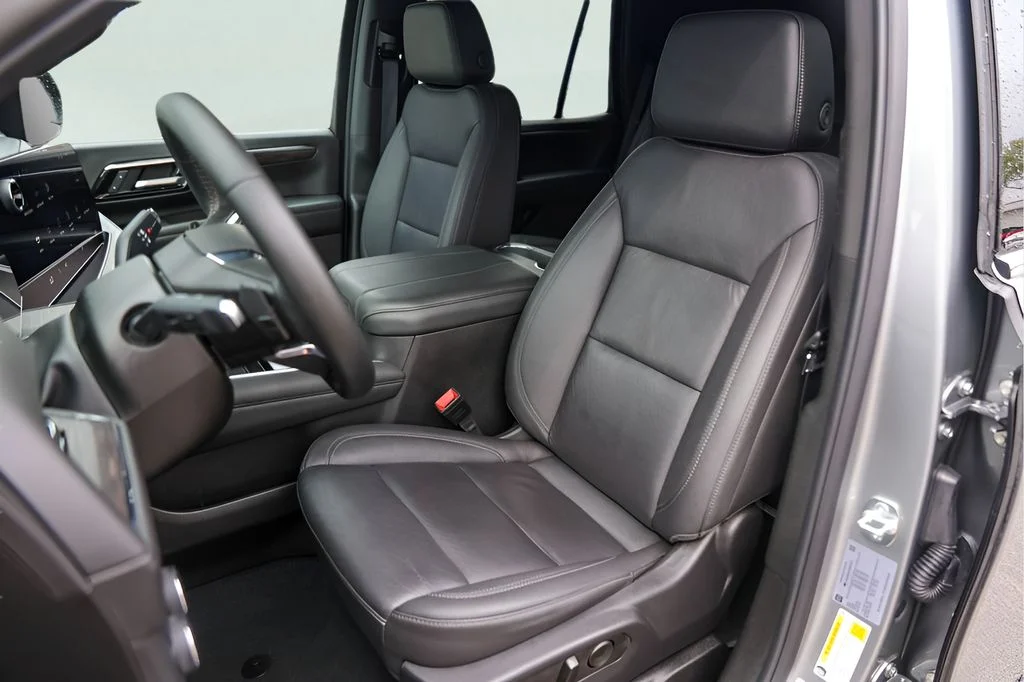 Used 2025 Gray Chevrolet LT image 8