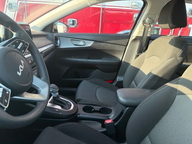 Used 2023 Black Kia LXS image 6