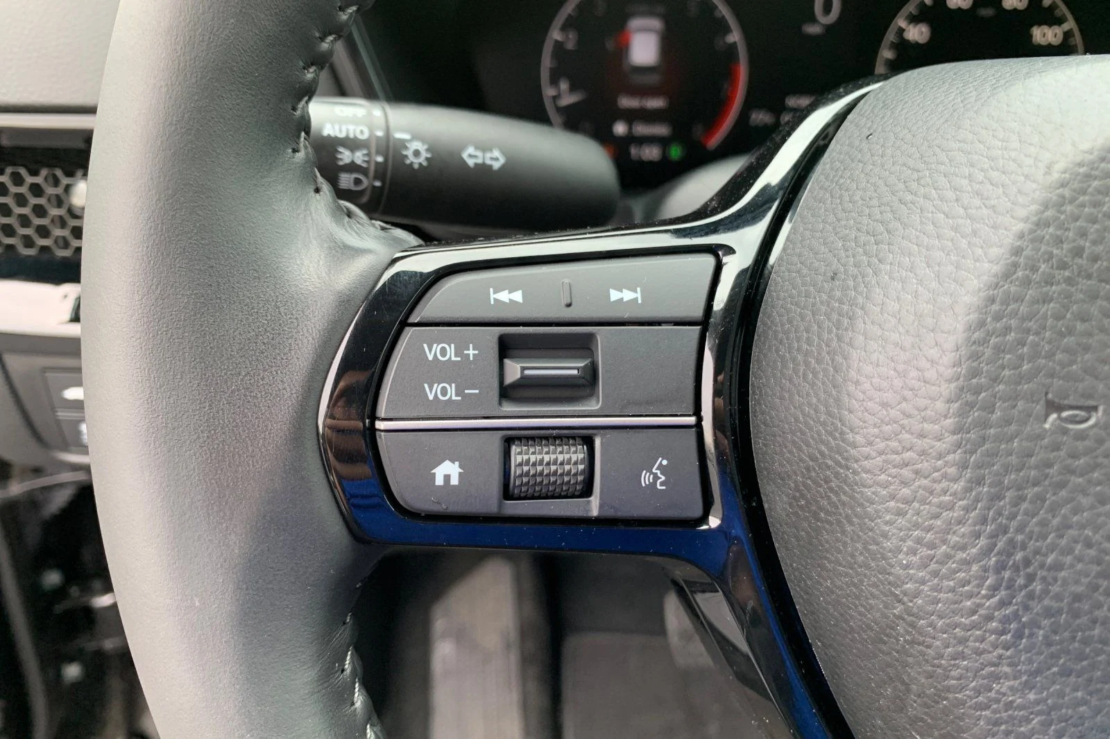 Certified Used 2024 Black Honda EX-L image 29