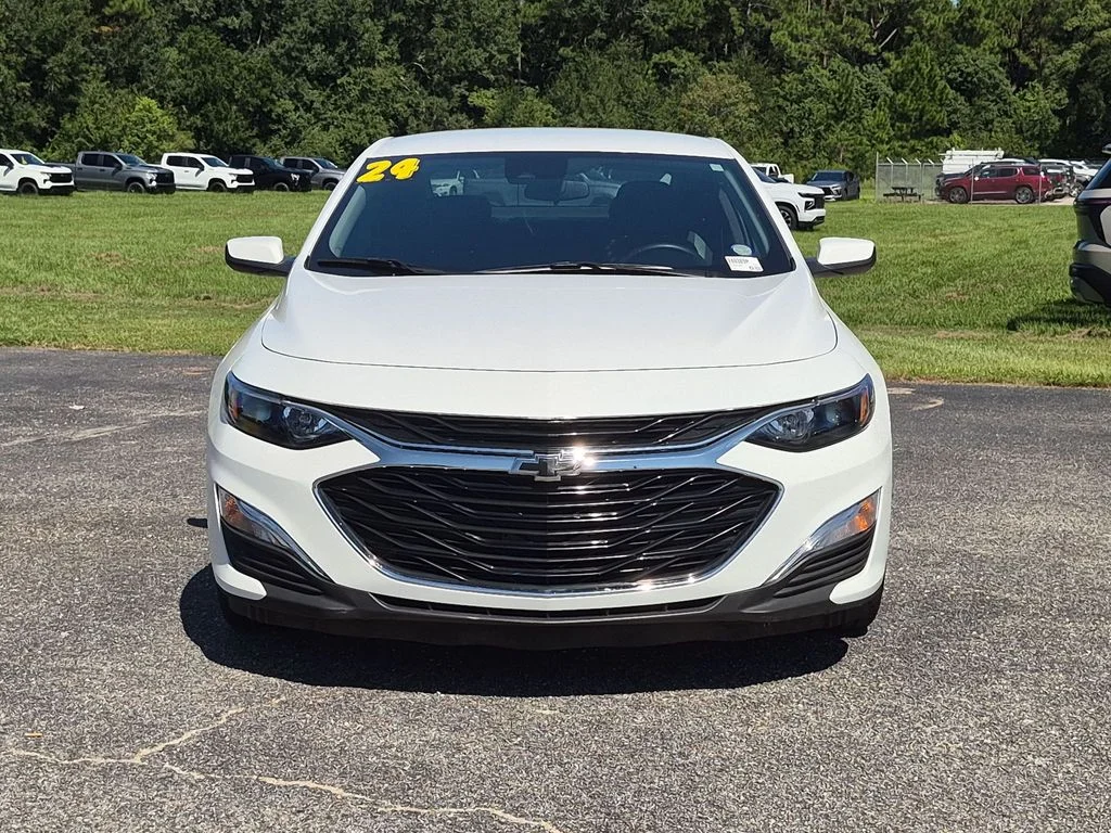 Used 2024 White Chevrolet RS image 8