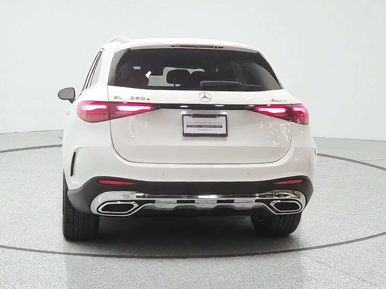 Used 2025 Polar White Mercedes-Benz GLC 350e 4MATIC® SUV image 6