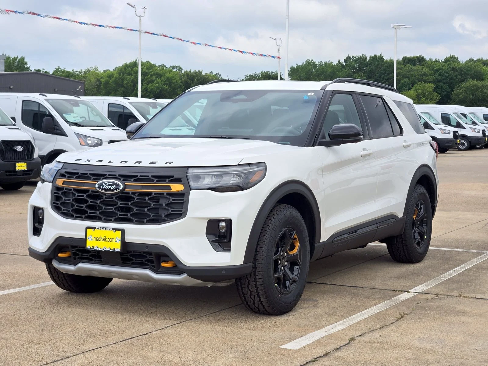 New 2026 Star White Metallic Tri-Coat Ford Tremor® image 2