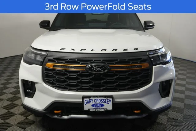 New 2026 Star White Metallic Tri-Coat Ford Tremor® image 8
