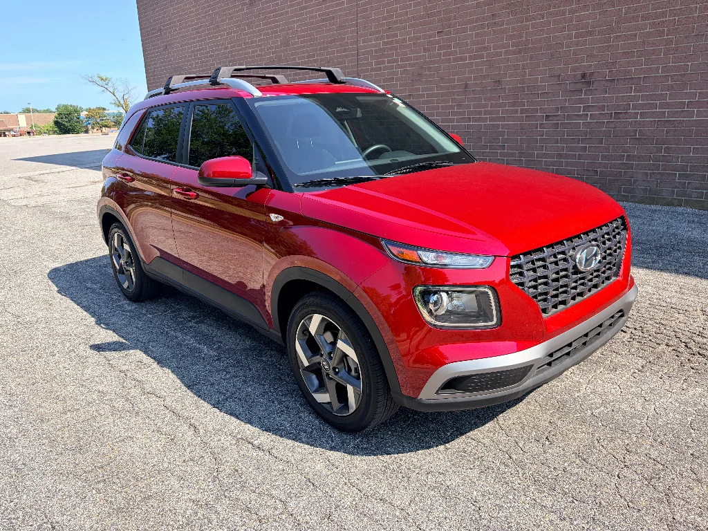 Used 2025 Ultimate Red Hyundai SEL image 7