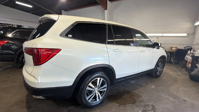 Used 2017 White Honda EX-L image 5