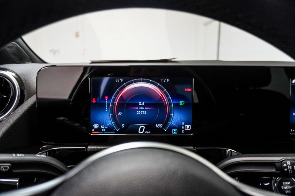 Used 2022 White Mercedes-Benz GLA 250 image 29