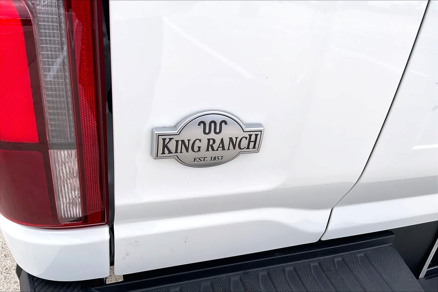 Used 2024 Star White Metallic Tri-Coat//Darkened Bronze Ford King Ranch image 31