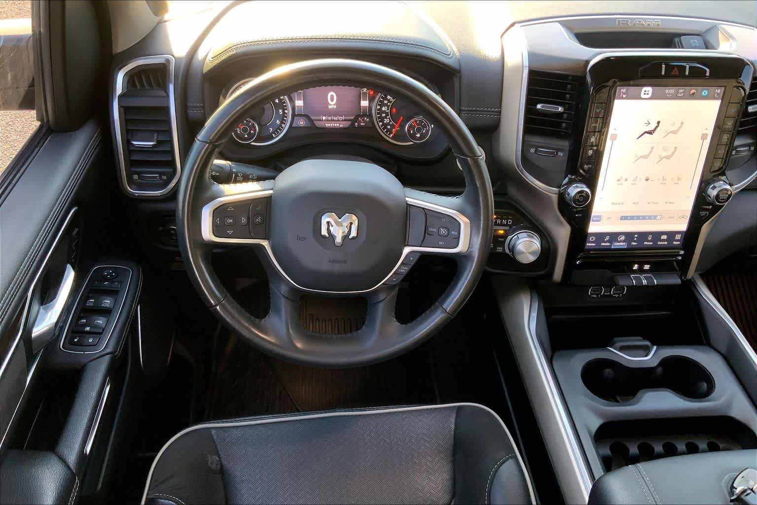 View vehicle photo 6