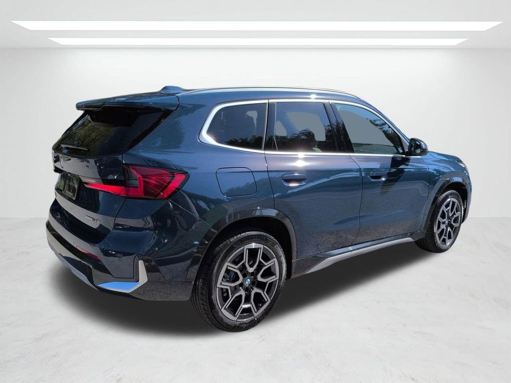 New 2026 Night Dusk Blue Metallic BMW xDrive28i image 4