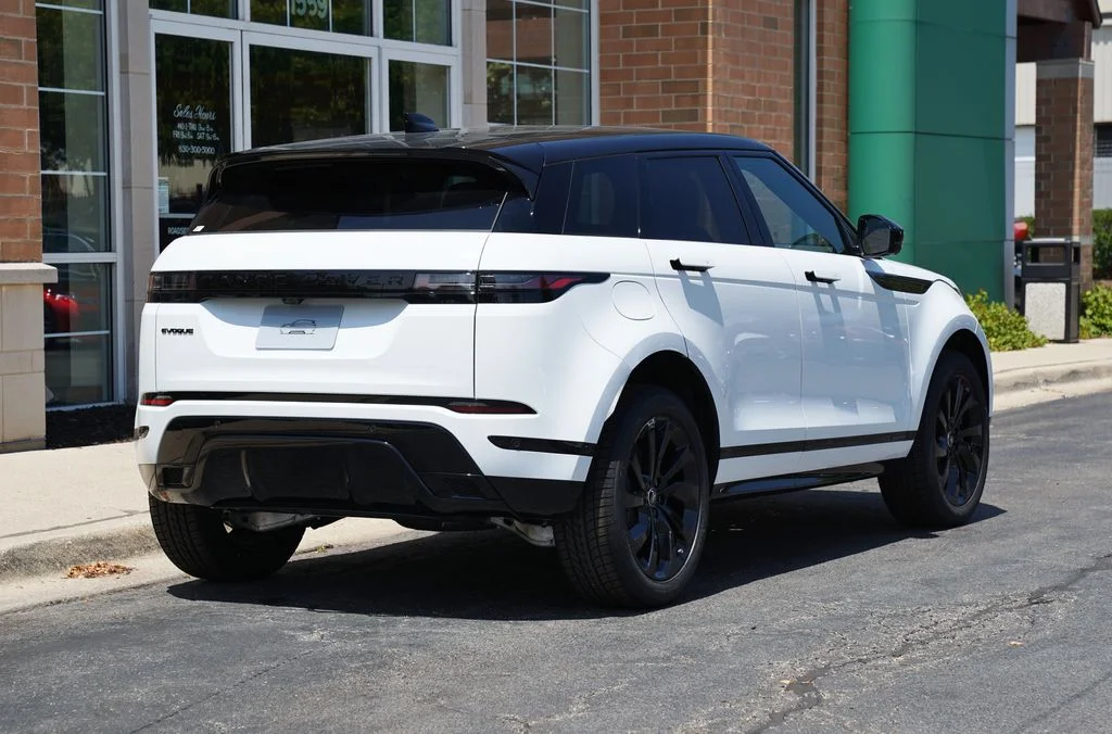 New 2026 Fuji White Land Rover  image 6