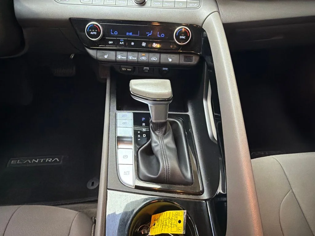 Used 2023 Fluid Metal Hyundai SEL image 21