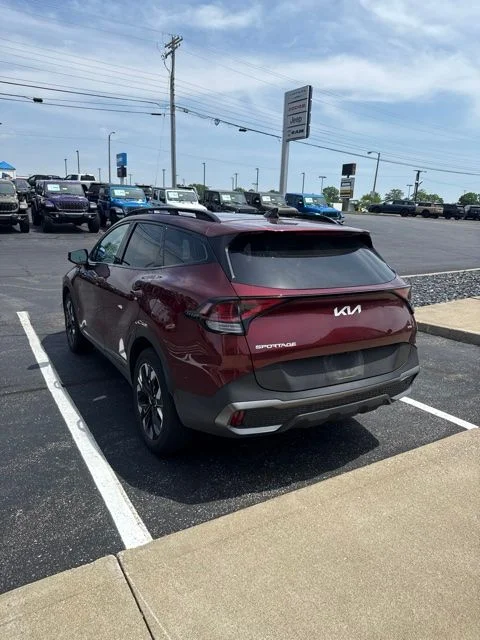 Used 2024 Red Kia X-Line image 6
