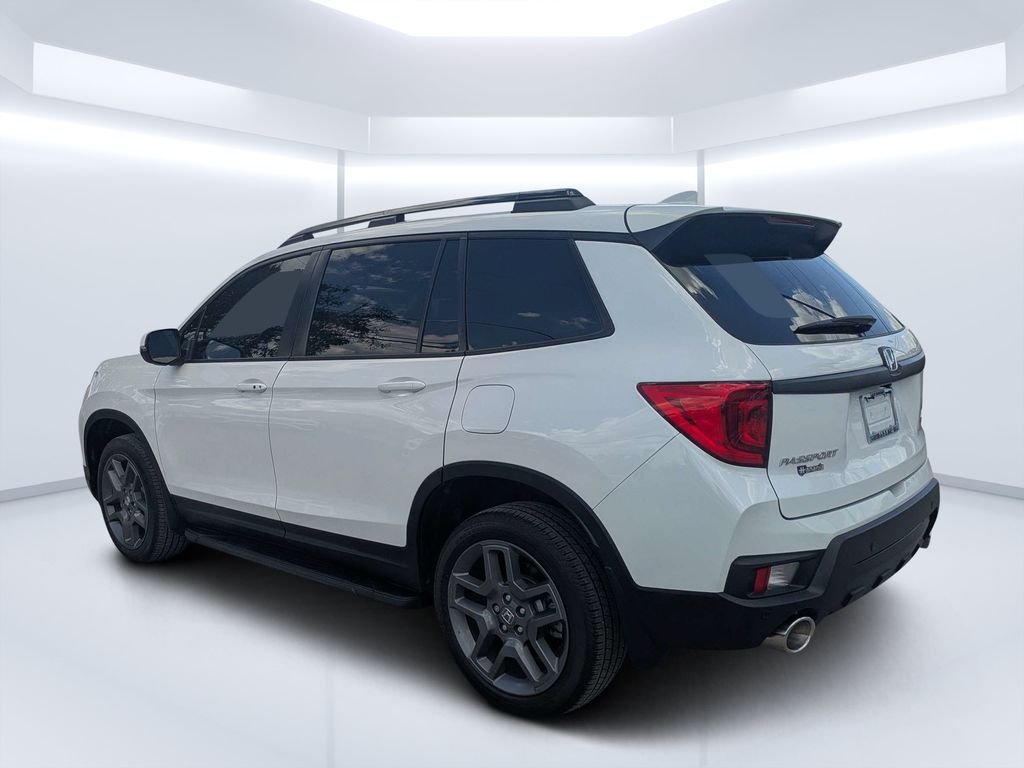 Used 2023 White Honda EX-L image 6