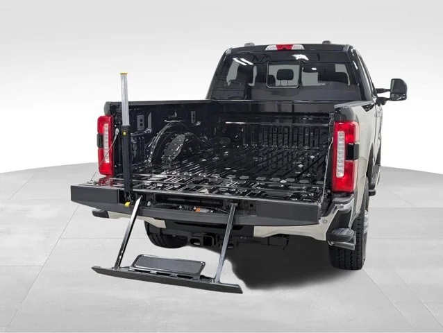 New 2026 Agate Black Metallic Ford F-250® Lariat® image 62