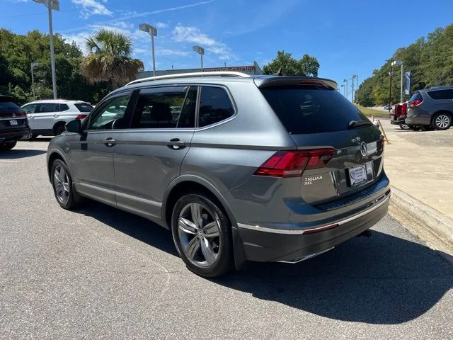 Used 2018 Gray Volkswagen 2.0T SEL Premium image 40
