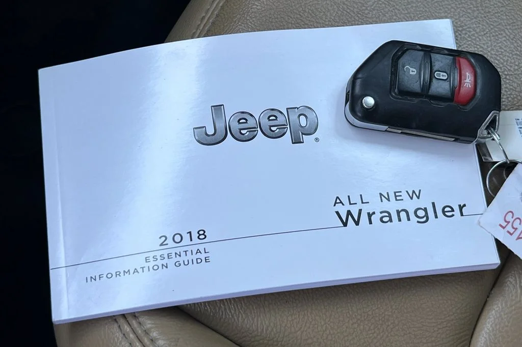 Used 2018 White Jeep Unlimited Sahara image 12