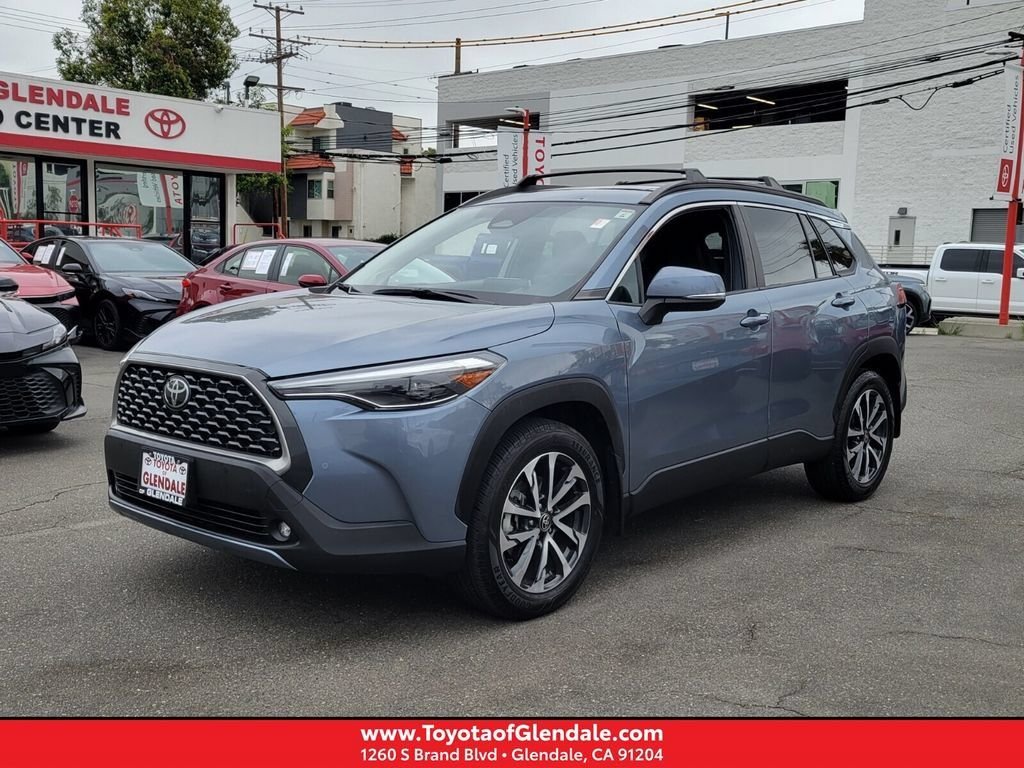 その他 CAL CROSS Pre-Owned 2024 Toyota Corolla Cross XLE 4D Sport Utility in