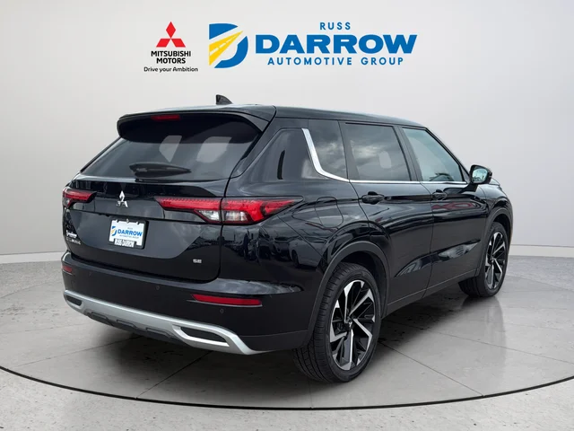 Used 2022 Black Mitsubishi SE image 5